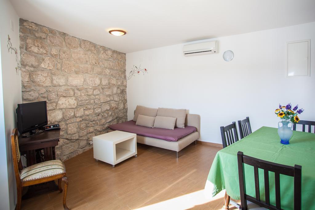 Apartment Pogled Na Luku เซรส ภายนอก รูปภาพ