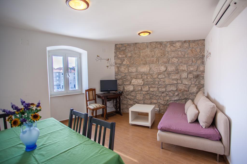 Apartment Pogled Na Luku เซรส ภายนอก รูปภาพ